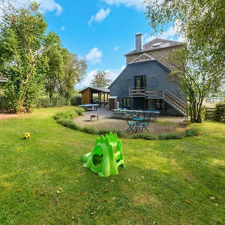 Grand With Bubble Bath, Cleaning Included Dom wakacyjny Ferrières