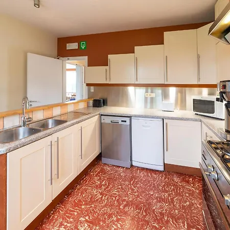 Grand With Bubble Bath, Cleaning Included